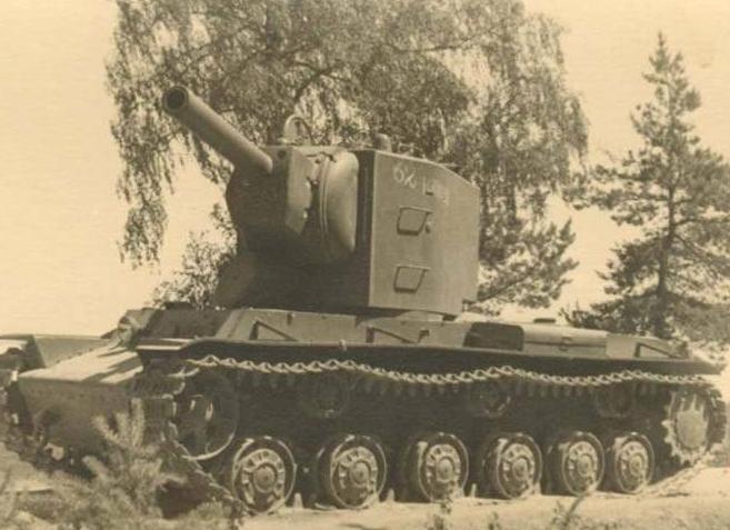 Стальной монстр - танк КВ-2 или 
