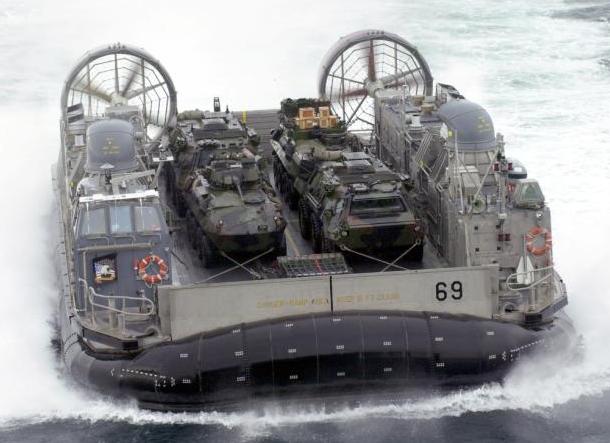Военные суда на воздушной подушке: LCAC (десантный корабль на воздушной подушке)
